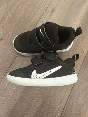Nike Kids' Black  Omni with White Velcro Sneakers Toddler/Little Kid Size: 9c